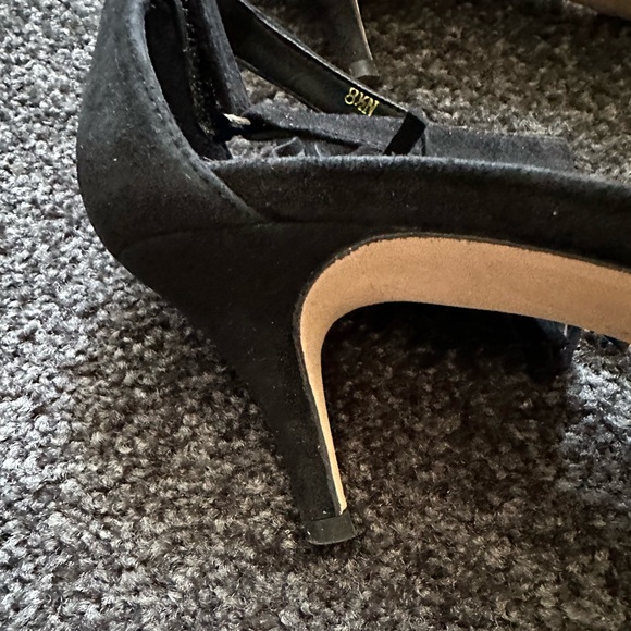 Vaneli Black Suede Fringe Sandals Kitten Heels Size 8.5 Narrow Ladies Shoes - Picture 9 of 12